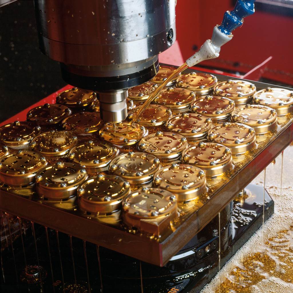 04. CNC_Machine_Close_up_Press (JPG)