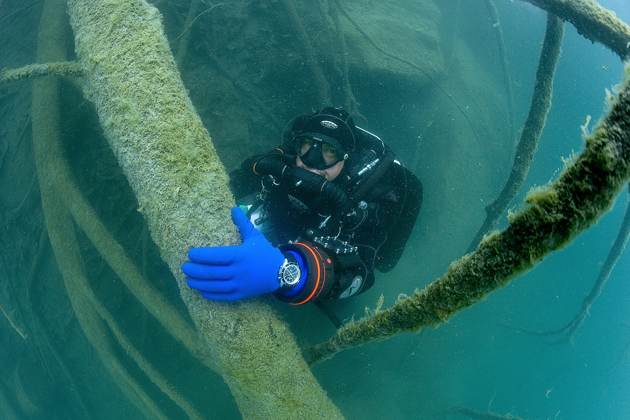 Plongee Deep Sea Vintage Chronograph 3 compteurs dans le Lac des 4 Cantons en Suisse avec Amedeo Dimarzio le vendredi 27 avril 2012 .