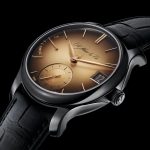 H. Moser & Cie presenta el Endeavour Perpetual Calendar Black Golden Edition
