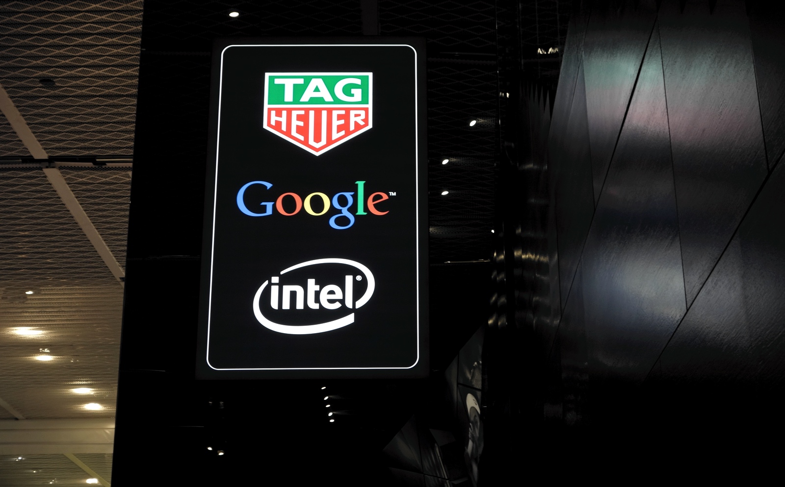 TAG Heuer Google - Intel_02