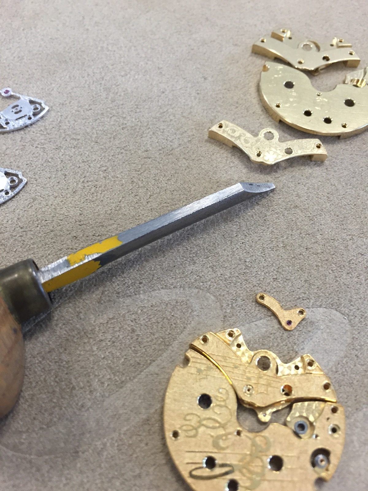 Chopard Manufacture - grabado fleurissane