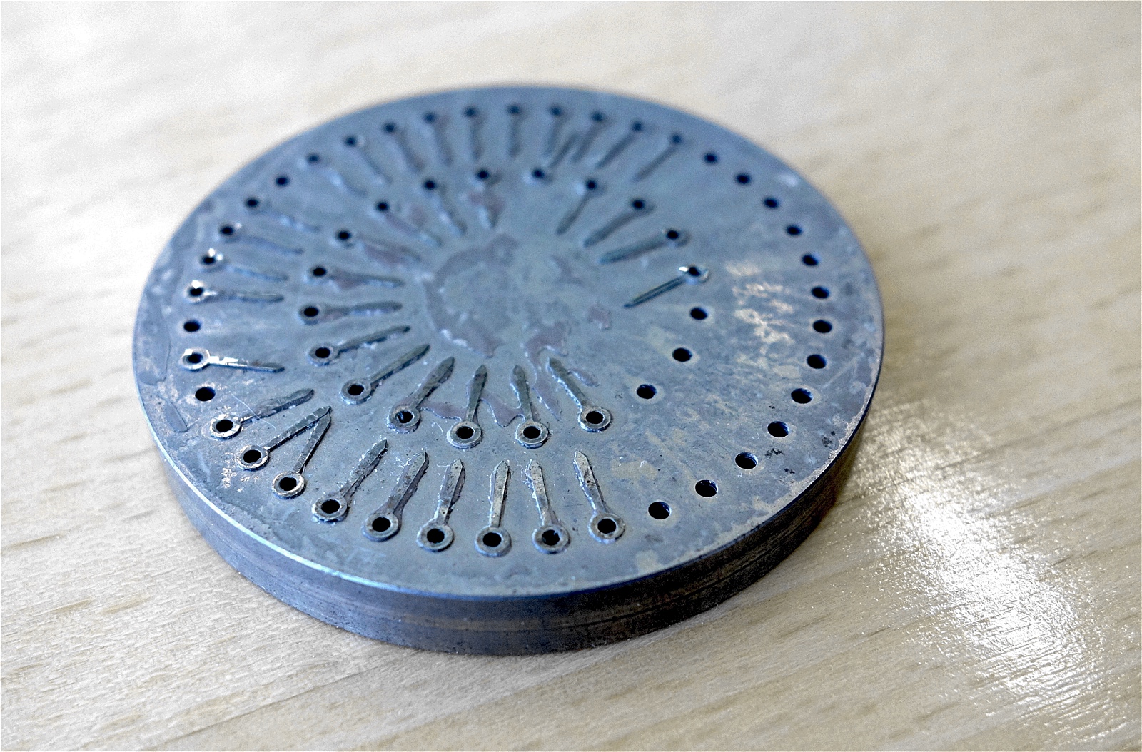 La Manufactura Cartier de La Chaux-de-Fonds - pulido agujas