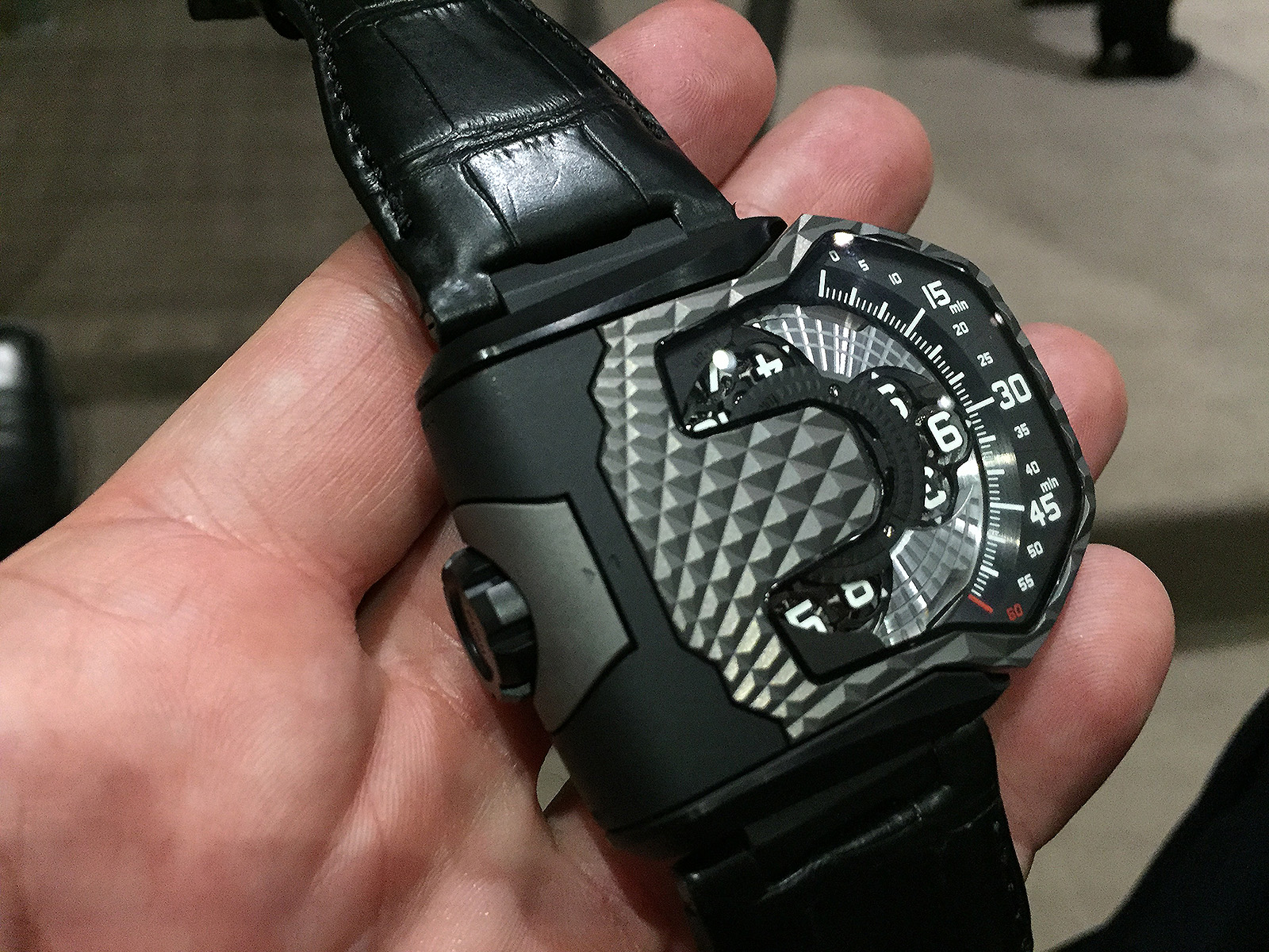URWERK UR-T8 - SIHH2017 - 2
