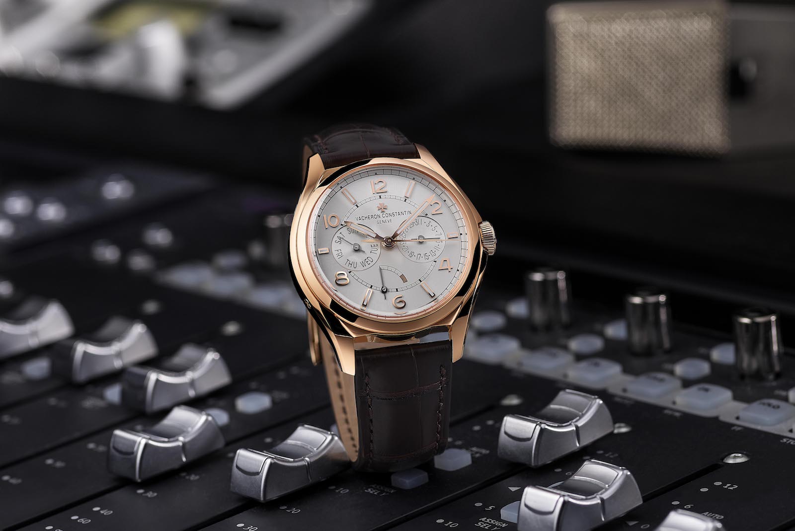 Vacheron Constantin en el SIHH 2018 - FIFTYSIX fecha-día e indicador de reserva de marcha