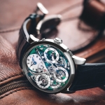 MB&F lanza el Legacy Machine Perpetual Titanium como aperitivo a Baselworld 2018.
