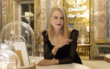 Omega Her Time San Petersburgo Cover