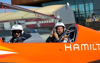 Hamilton-Vuelo Juan Velarde Cover