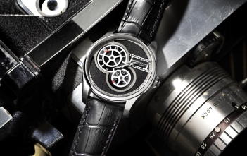 Hamilton Jazzmaster Regulator Cinema Edition Cover