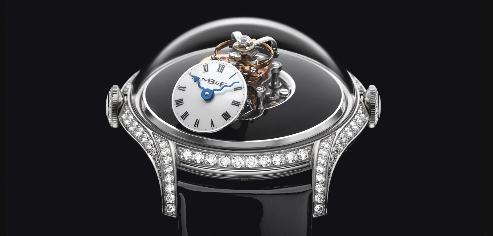 Legacy Machine FlyingT. MB&F presenta su primer reloj femenino.