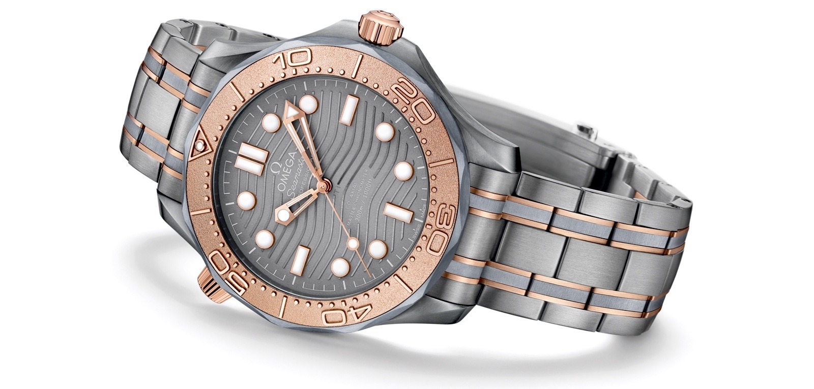 Omega recupera el tántalo en su Seamaster Diver 300M Titanium Tantalum Edición Limitada.