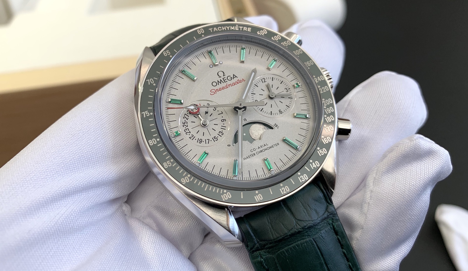 Omega Speedmaster Moonphase Platinum-Gold Green