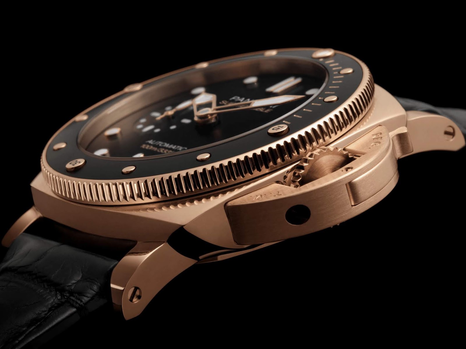 Panerai Submersible Goldtech 42 mm
