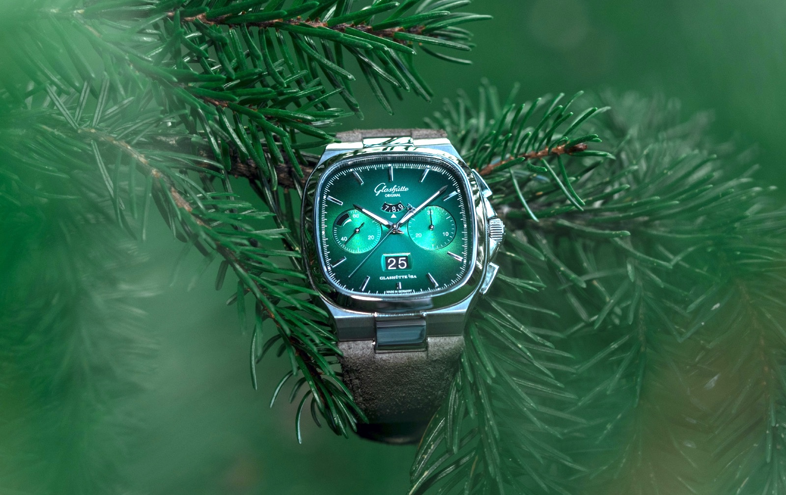 Glashütte Original Seventies Panorama Date Limited Edition Green 1