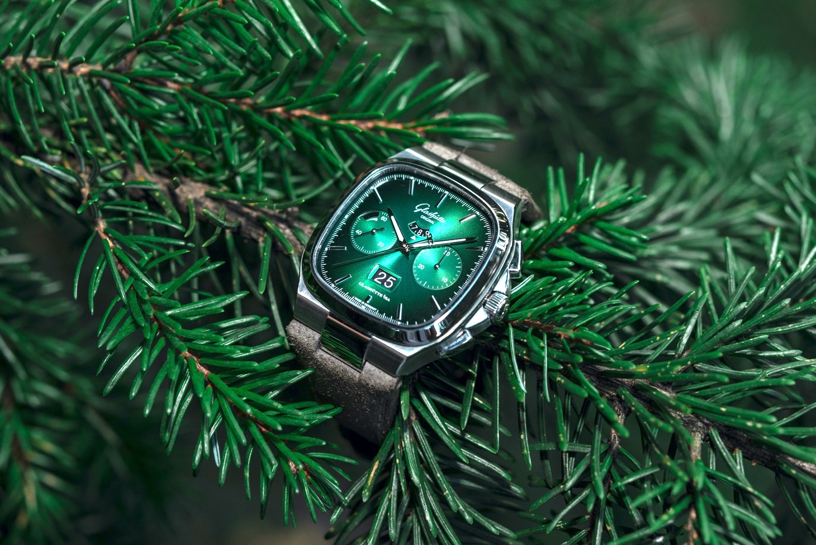 Glashütte Original Seventies Panorama Date Limited Edition Green 2