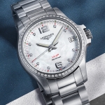 Longines lanza las versiones femeninas de los Conquest V.H.P.