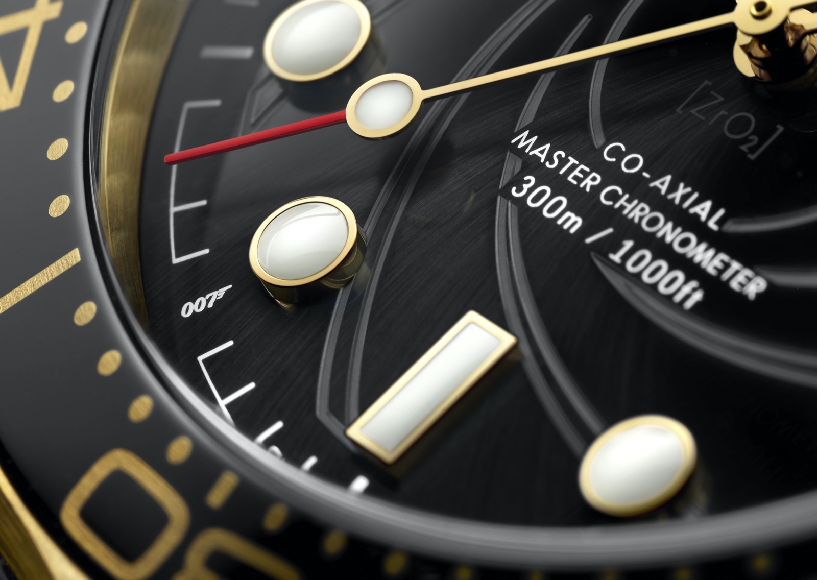 Omega The James Bond Set Limited Edition Yellow Gold Detail