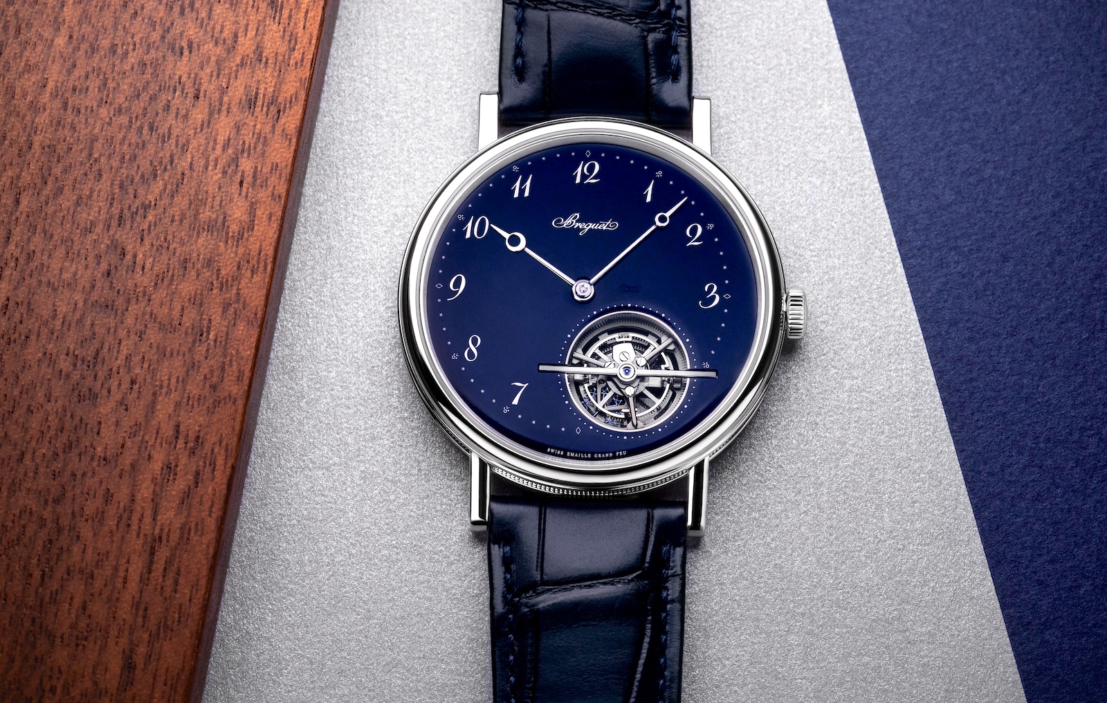 Breguet Classique Tourbillon Extra-Plat Automatique 5367 blue - front