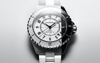 Chanel J12 Paradoxe - cover