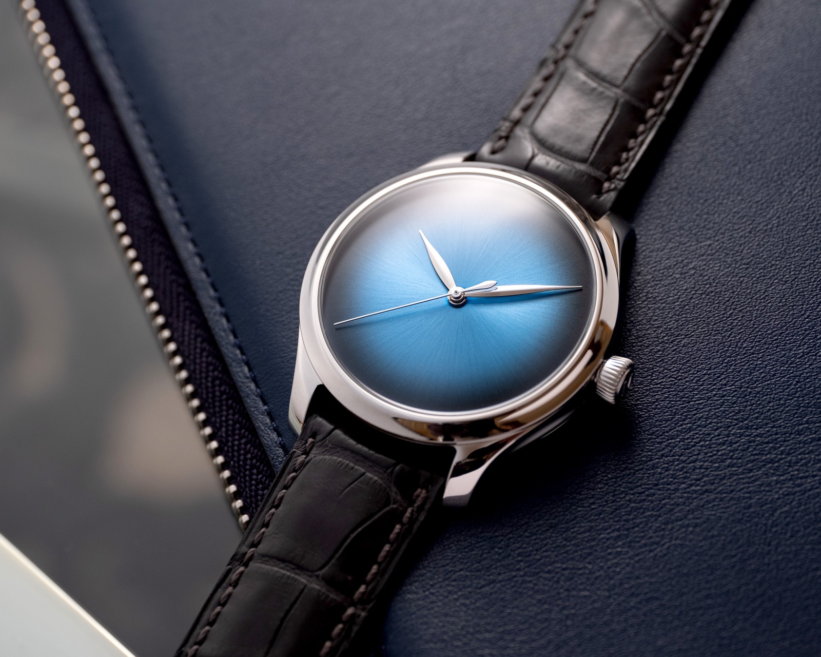 H. Moser & Cie. Endeavour Centre Seconds Concept_1200-0215