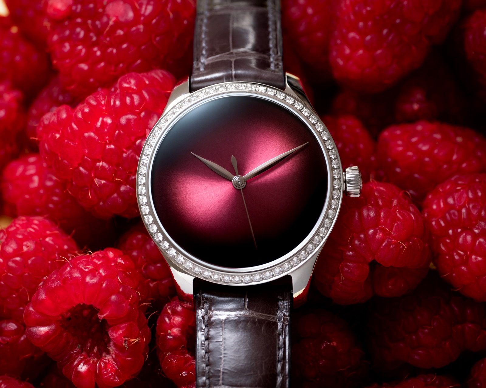 H . Moser & Cie. Endeavour Centre Seconds Diamonds Concept