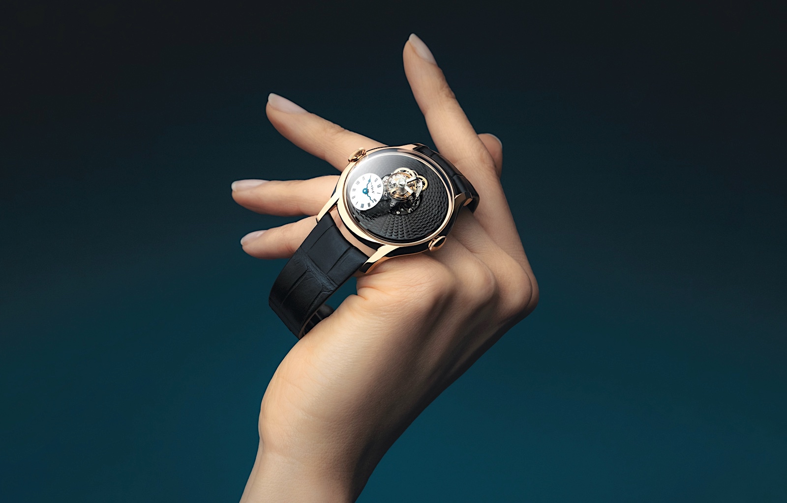MB&F Legacy Machine FlyingT 2020 - lifestyle