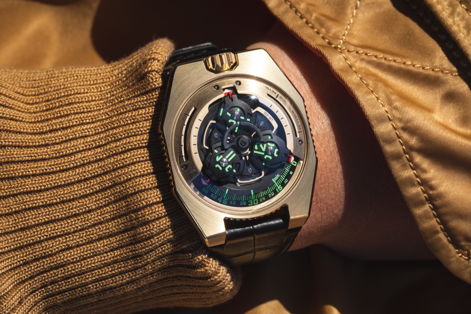 Urwerk UR-100 Gold