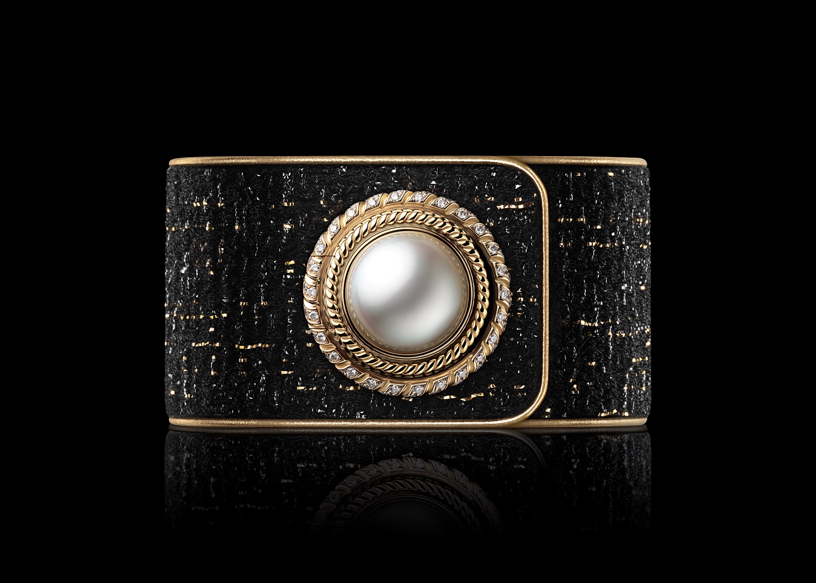 Chanel Mademoiselle Prive Bouton - perle closed