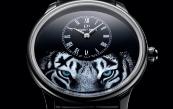 Jaquet Droz Petite Heure Minute Tiger - cover 2