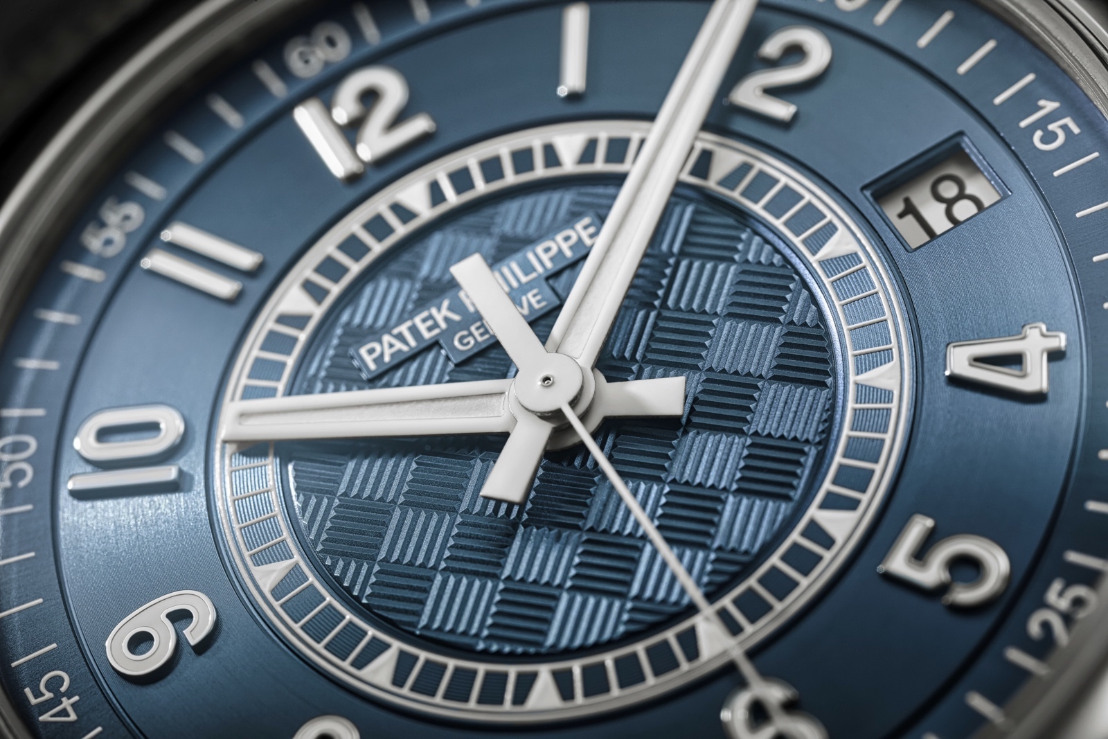 Patek Philippe Calatrava 6007A - dial