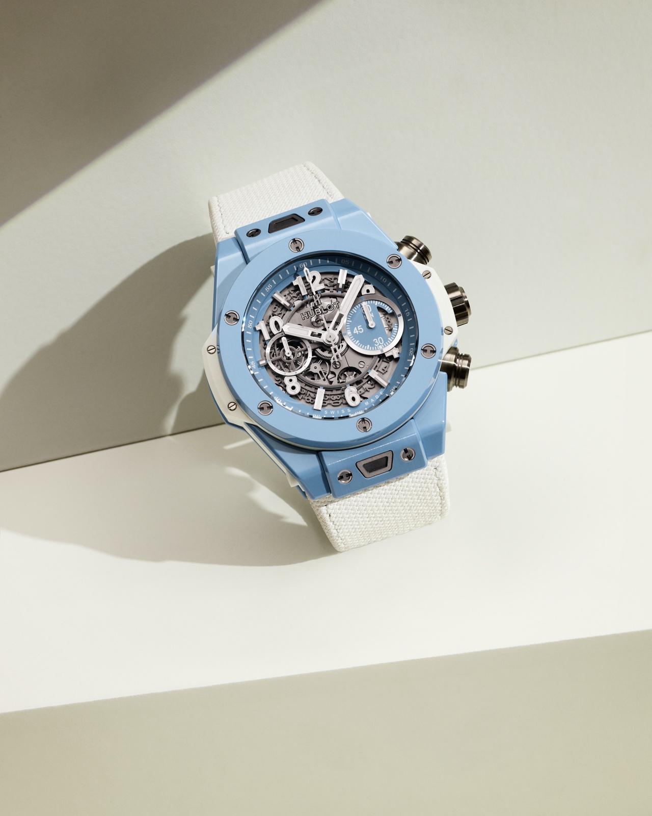 Hublot Big Bang Unico Sky Blue - lifestyle 2 v