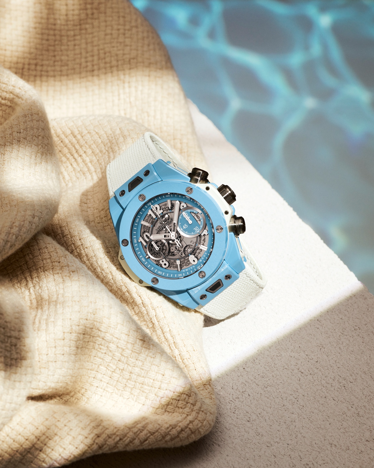 Hublot Big Bang Unico Sky Blue - lifestyle v