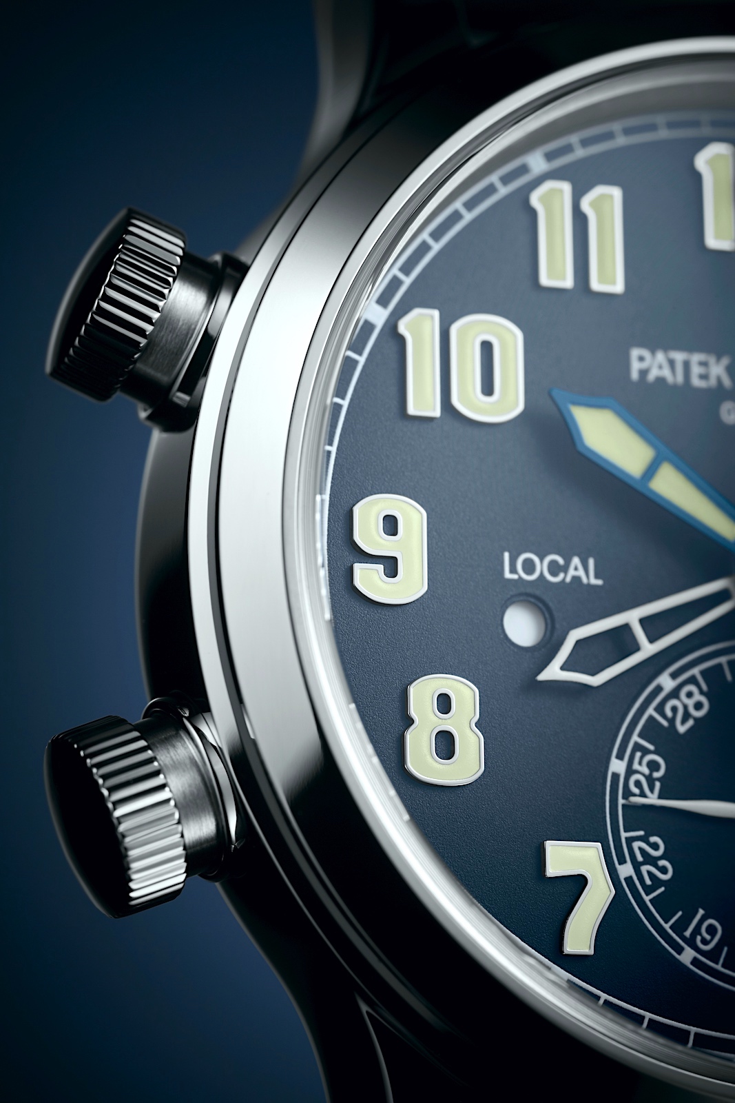 Patek Philippe Calatrava Pilot Travel Time 7234G - pulsadores