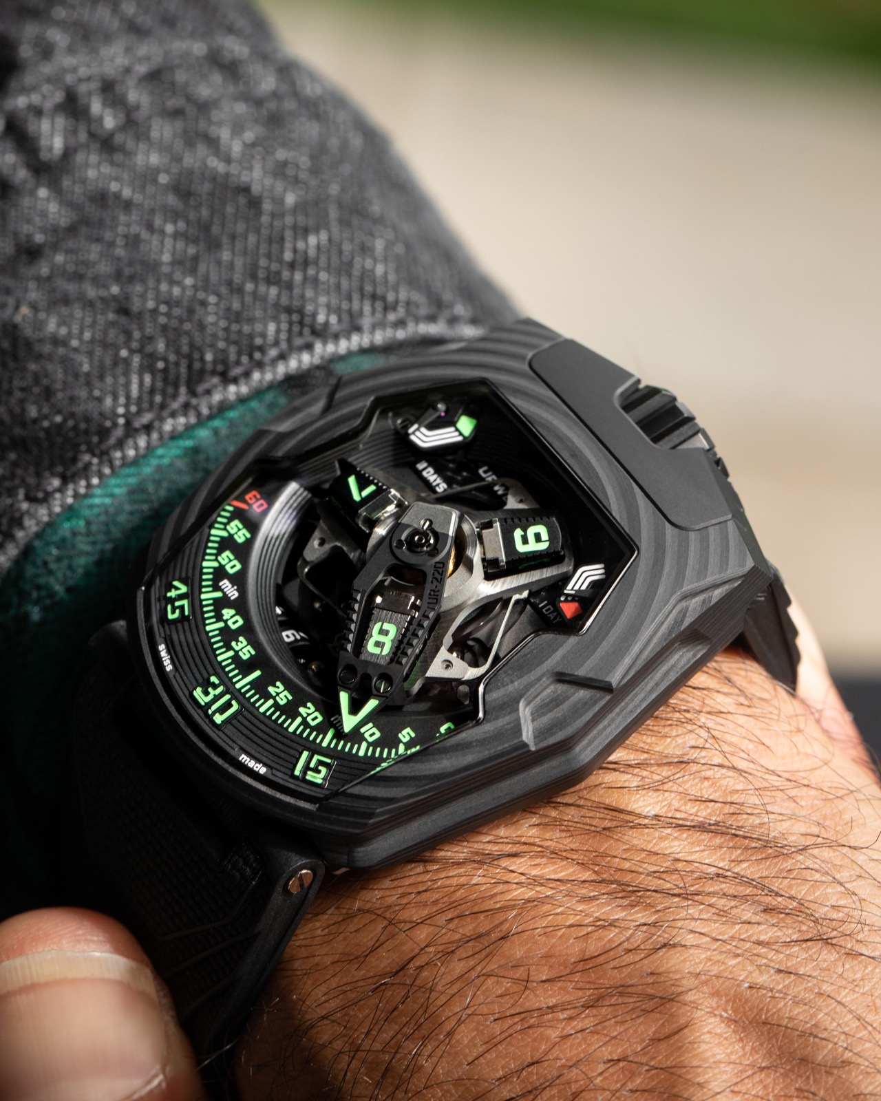 Urwerk UR-220