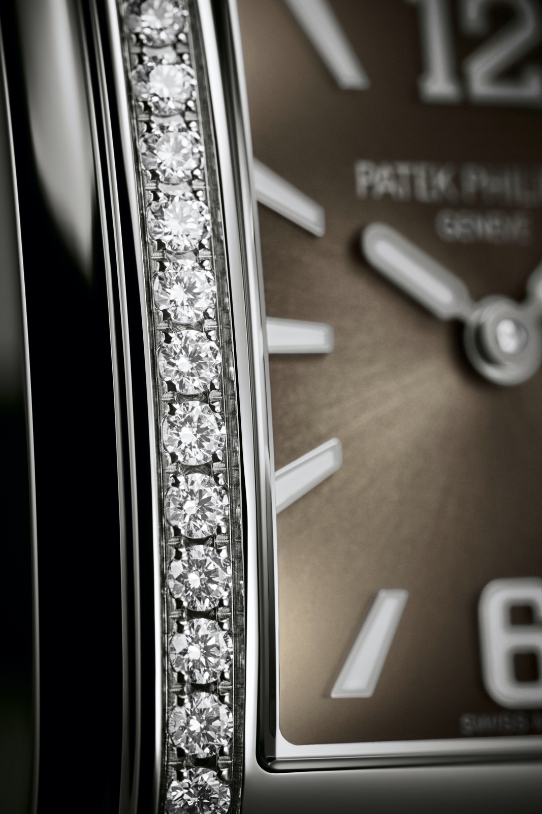 Patek Philippe Twenty~4 2020 - 4910/1200A-010 - engaste