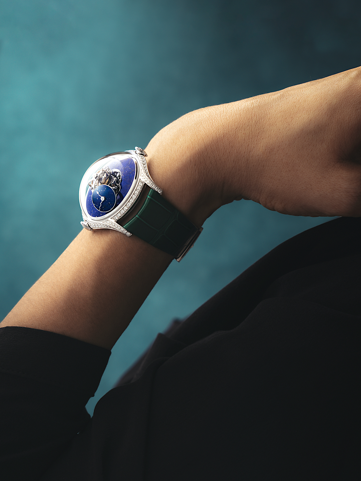 MB & F Legacy Machine FlyingT Lapis Lazuli - lifestyle 02