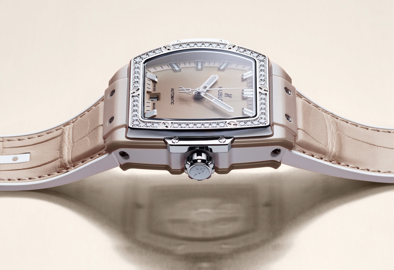 Hublot en la LVMH Watch Week - Spirit of Big Bang Ceramic Beige 1b