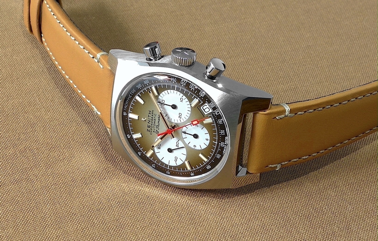 Zenith Chronomaster Revival El Primero A385 - vertical