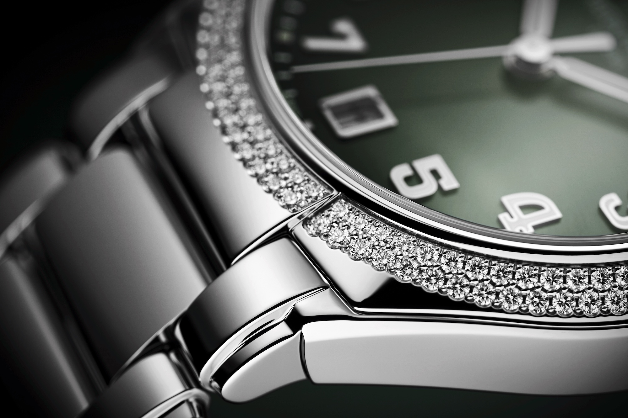Patek Philippe Twenty-4 2021 - 7300/1200A detail 1