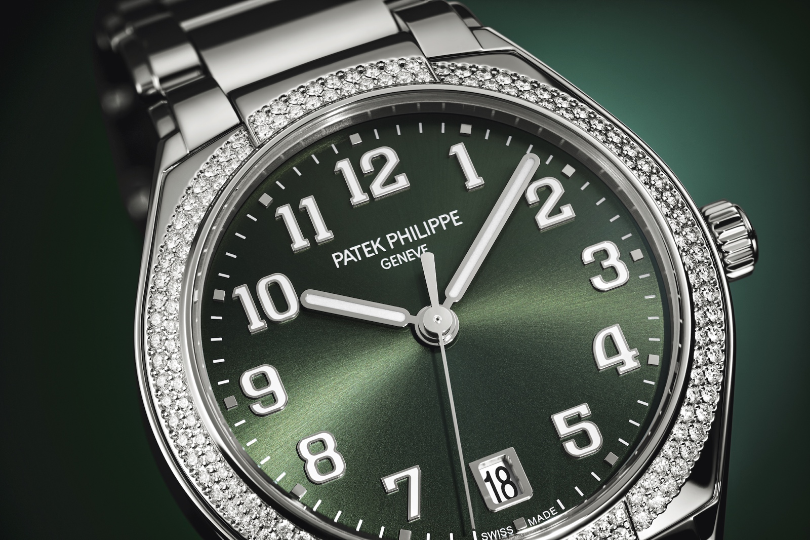 Patek Philippe Twenty-4 2021 - 7300/1200A detail 2
