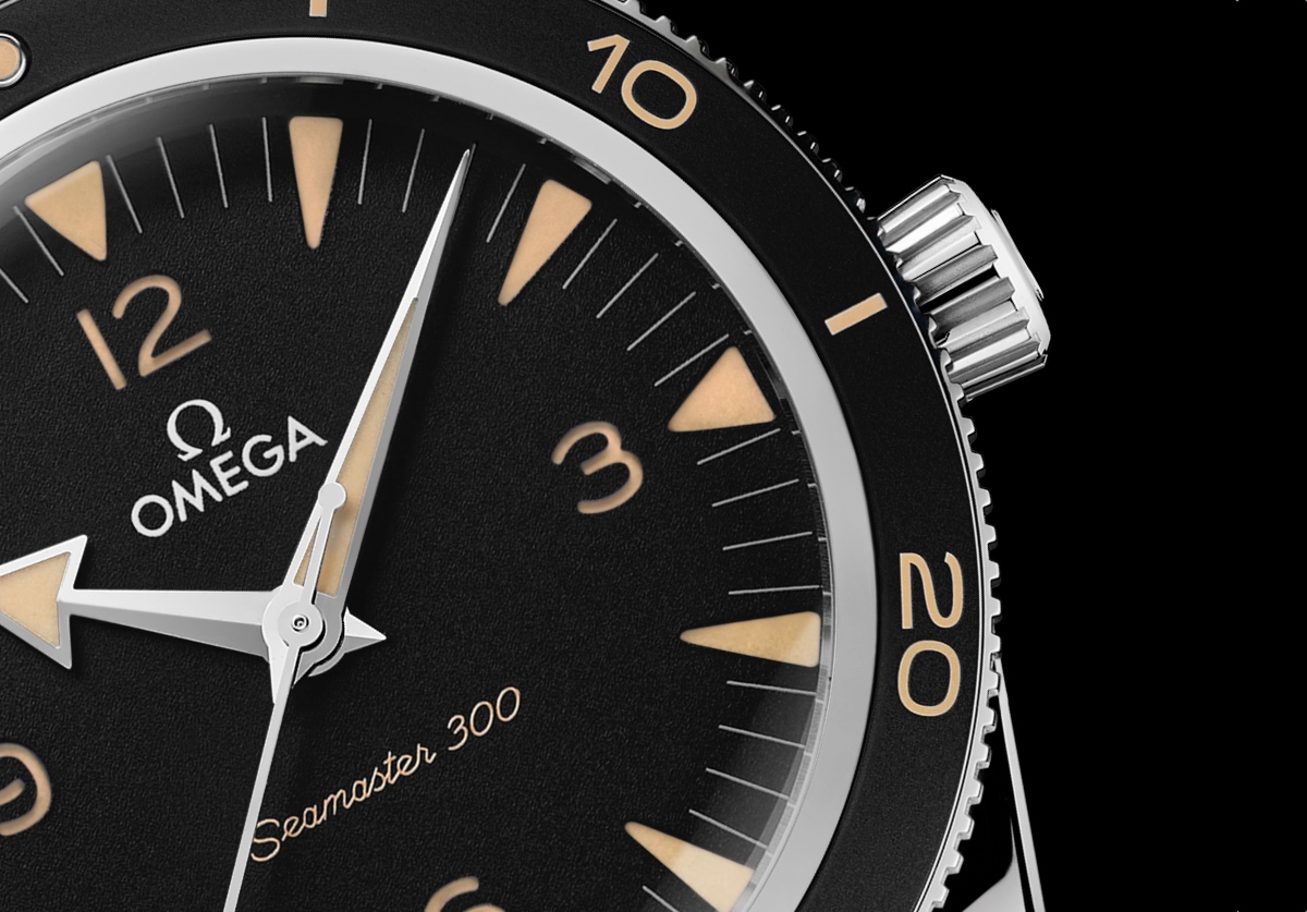 Omega Seamaster 300 Master Chronometer - corona