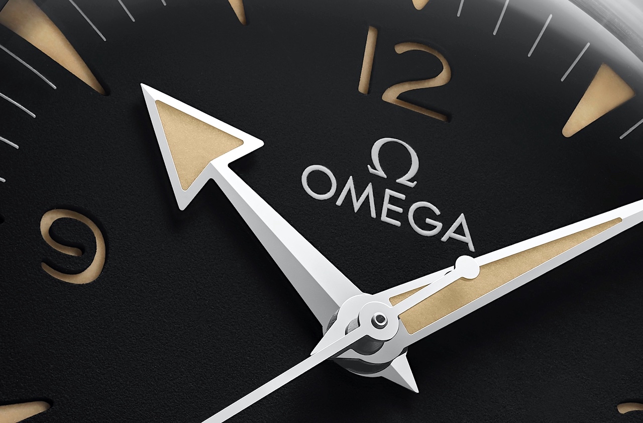 Omega Seamaster 300 Master Chronometer - steel black dial sandwich 2