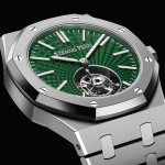 Audemars Piguet adopta el verde para los Royal Oak