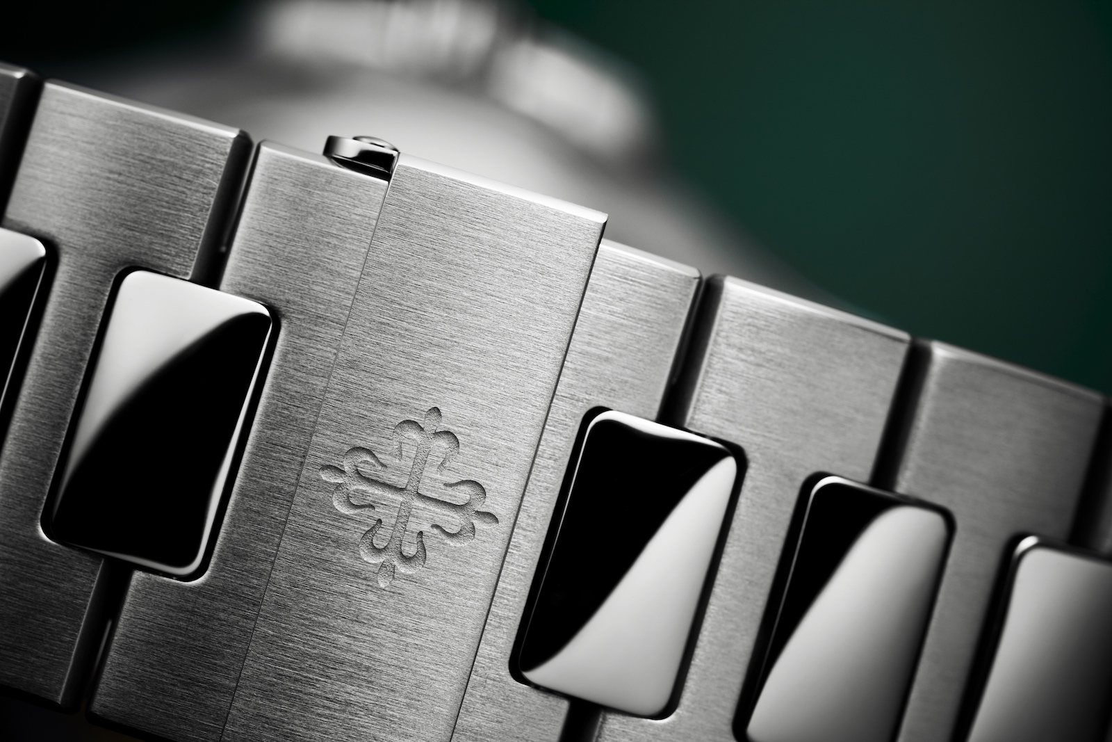 Patek Philippe Nautilus 5711/1A-014 - lifestyle 06