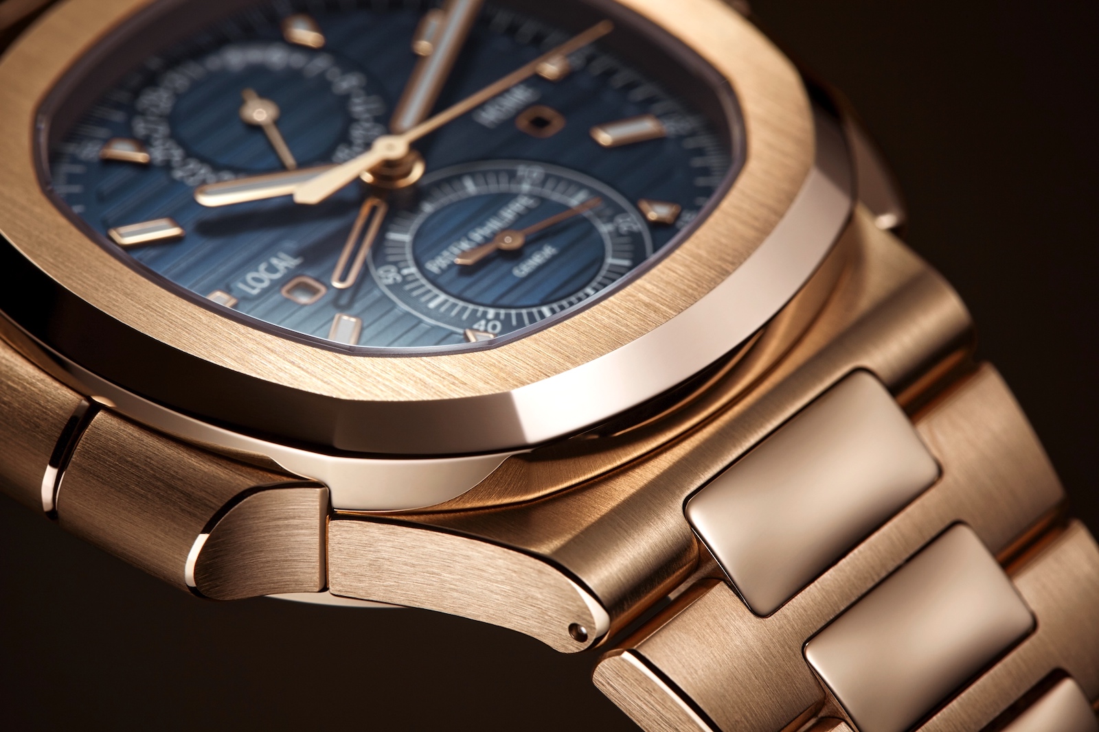 Patek Philippe en Watches and Wonders 2021 - Nautilus Travel Time Chronograph 5990/1R-001 - detalle 01