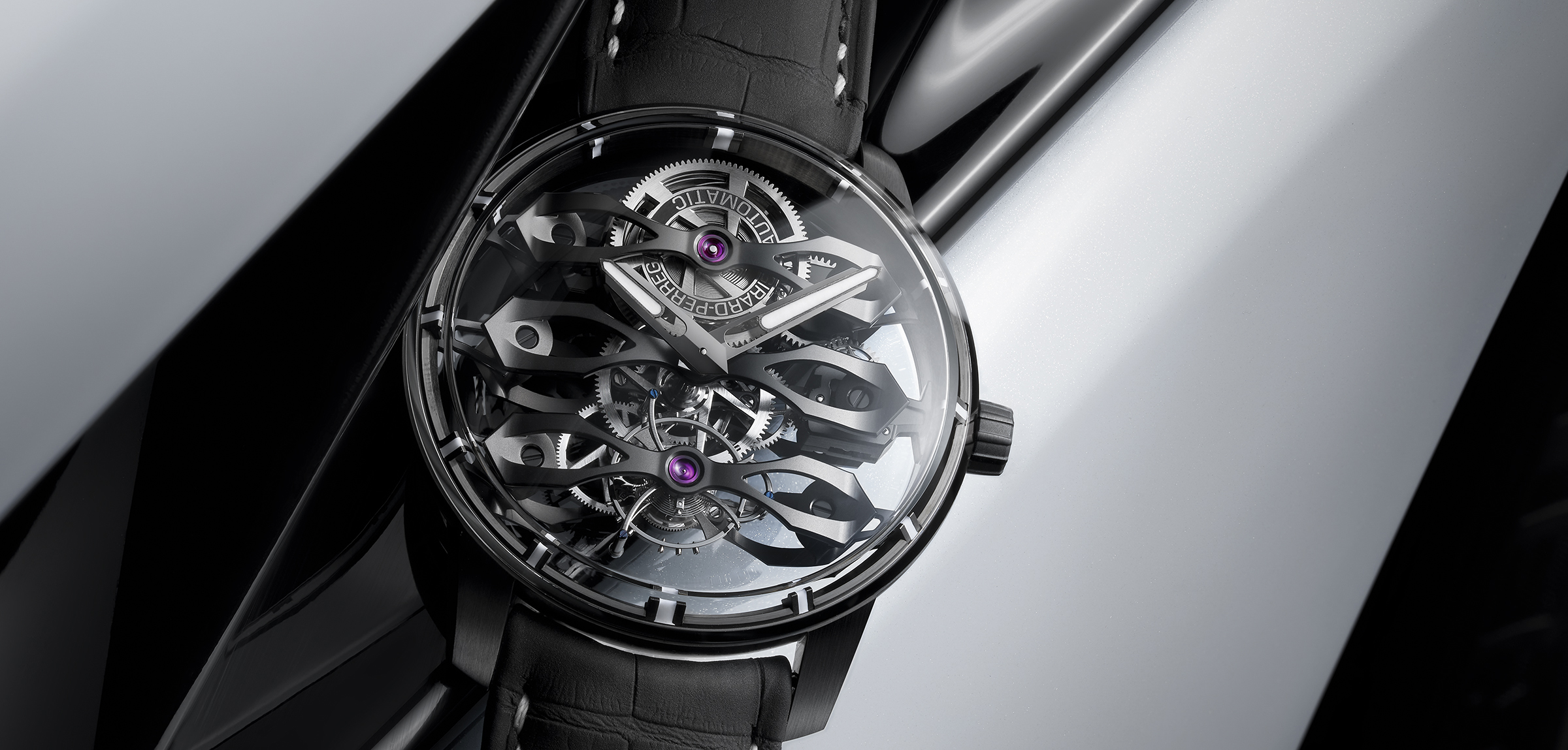 Girard-Perregaux Tourbillon Aston Martin Edition con tres puentes volantes