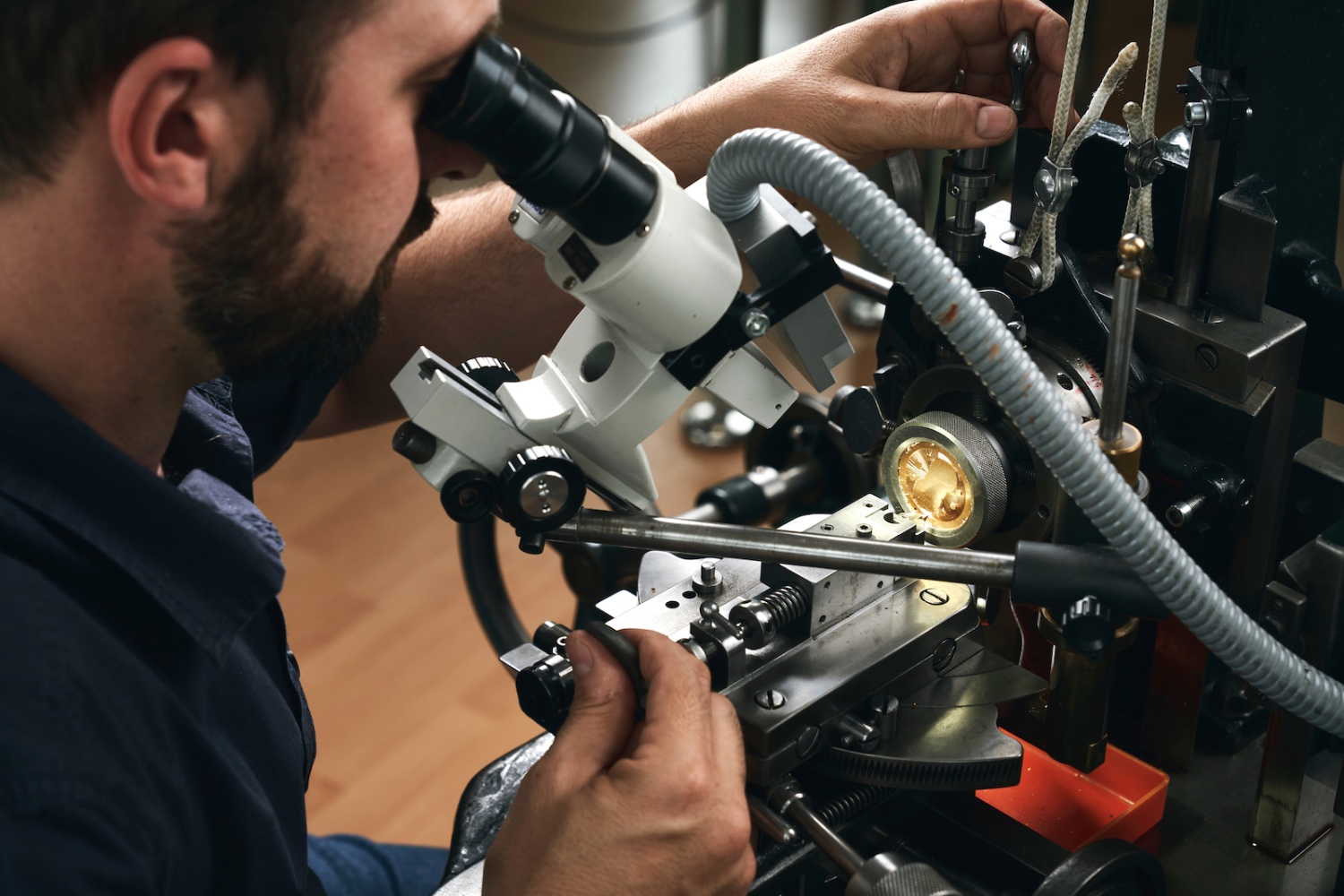 Girard-Perregaux La Esmeralda Tourbillon A Secret Eternity Edition - guillochage 02b