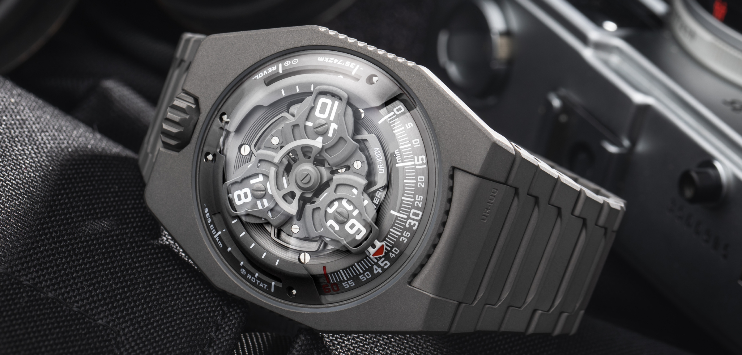 Urwerk UR-100V Full Titanium Jacket