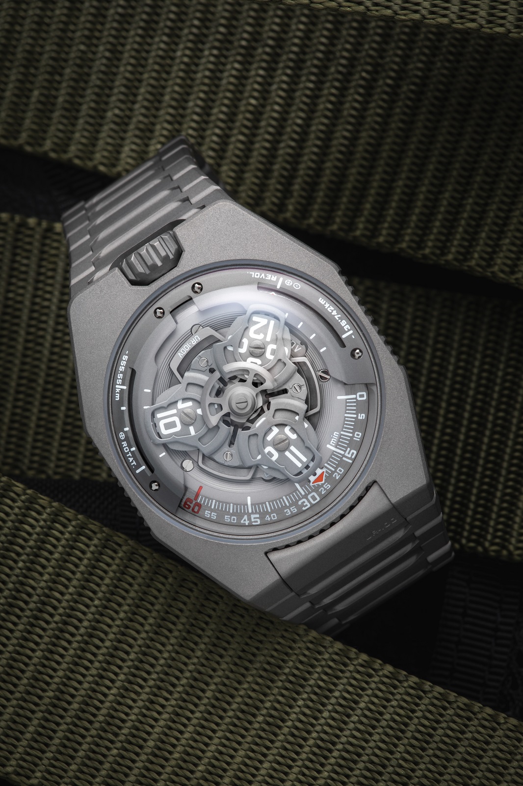 Urwerk UR-100V Full Titanium Jacket