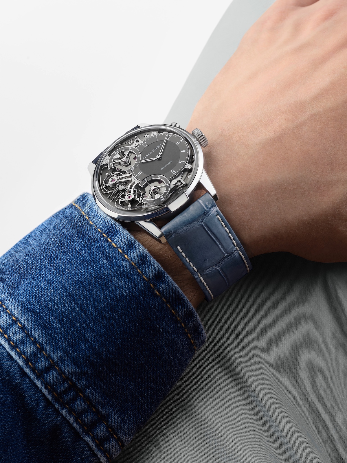 Armin Strom Mirrored Force Resonance - lifestyle 2