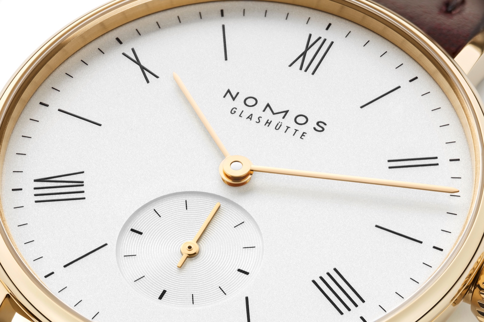 Nomos Ludwig 33 Gold - dial